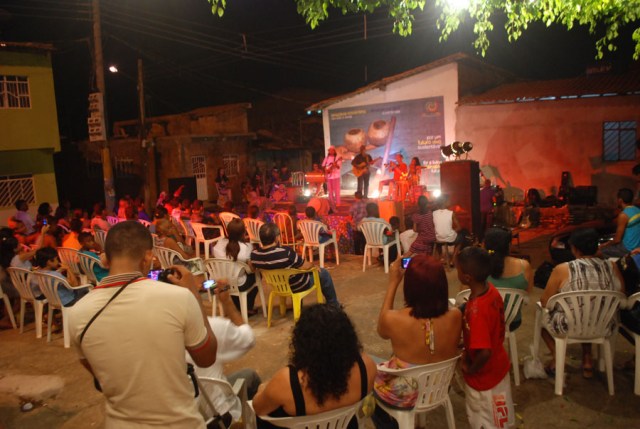 Público de mais de 400 pessoas prestigia nosso lançamento comunitário