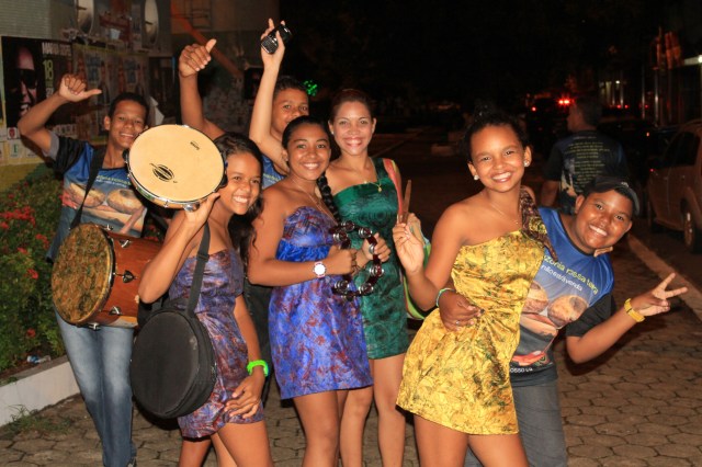 Latinhas de Quintal se apresentam no Dia das Mães