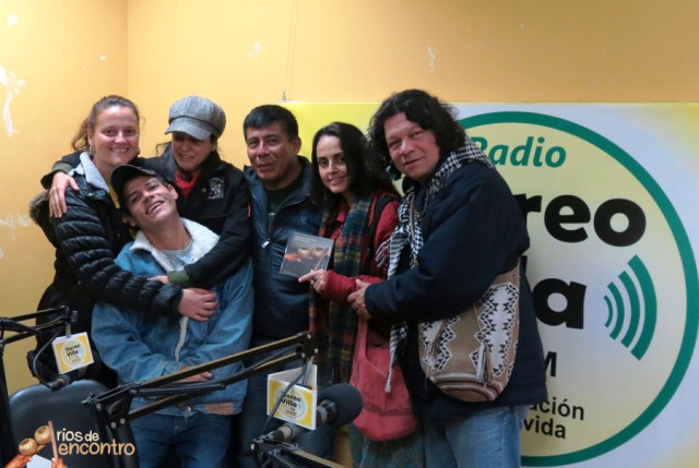 Lancamento do CD Amazonia Nossa Terra no Radio Vila El Salvador, Lima, Peru com gestores culturais de Colombia, Peru, Argentina, Brasil, Canada e Espanha