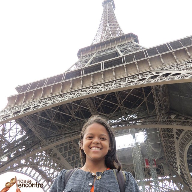 Évany voltou de Paris com uma exposição cultural e contatos para as escolas e comunidades de Marabá