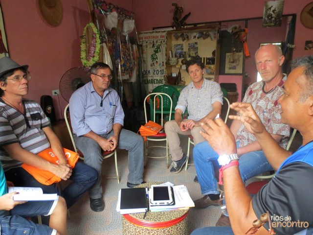 Zequinha Sousa apresenta pesquisa sobre vida amazonica na roda de dialogo