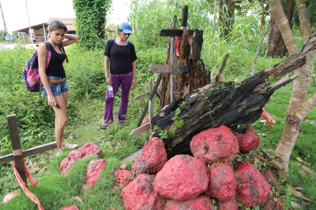 Camila Alves e Cristina Ruiz visitam o monumento As Castanheiras de Eldorado dos Carajás para conhecer a história viva da região.  