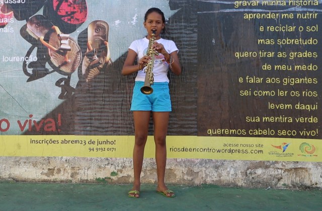 E depois de seis anos de formação artística com as Latinhas de Quintal, arte educadora popular Evany Valente oferece cursos de sopros e percussão.