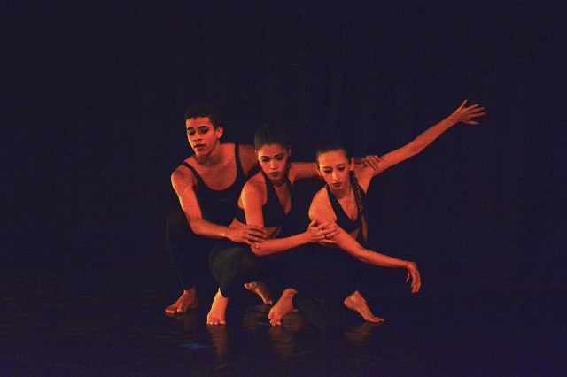 Na primeira noite no SESC Boulevard, diante uma platėia diversificada,  AfroMundi experimenta o poder de um auditório lotado.