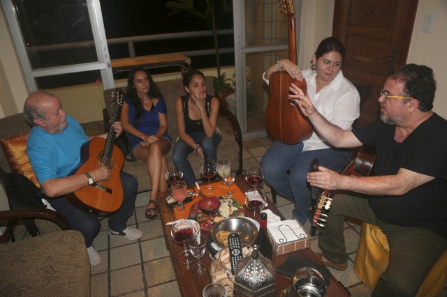 Ouvimos composições clássicas do repertório do Sebastião Tapajos, complementadas por reflexões sobre a história musical da Amazônia, do historiador Salomão Habib.  