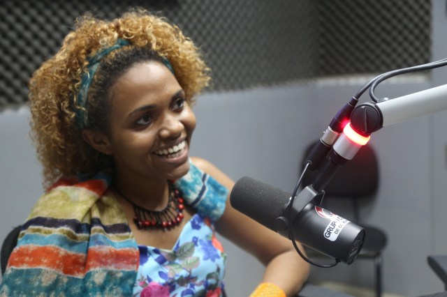 Daniela da Silva, geógrafa universitária, jovem liderança do movimento Xingu Vivo para Sempre, deslocada pela invasão da hidrelétrica Belo Monte, participa na entrevista coletiva sobre a visão e objetivos do V Festival Beleza Amazônica.
