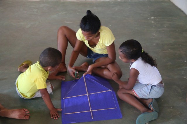 Roseane coordena sua primeira roda de criação