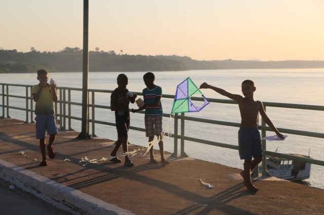 Uma Orla de amizade, brincadeira e beleza, sem invasão industrial (ainda!) que mudará tudo.