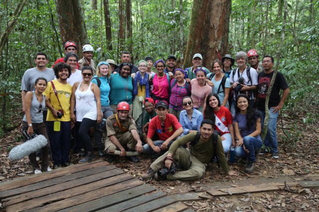 3-retrato-coletivo-dos-museus-goeldi-e-stepping-stones-com-professores-lola-da-ufpa-e-no-centro-jovens-cientistas-da-escola-fairchild-wheeler-e-arteducador-rerivaldo-mendes-do-rios-de-encontro-na
