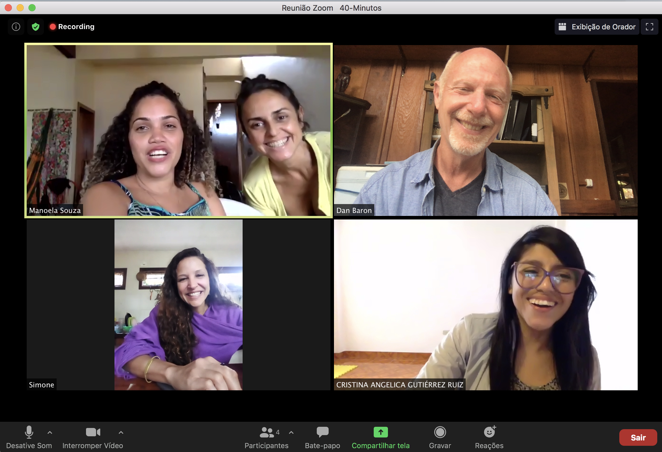 2-camylla-alvez-explica-para-colaboradoras-simone-fortes-santa-catarina-e-cristina-guttierez-lima-o-sonho-sobre-a-baleia.-